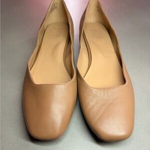 Naturalizer Women's Beige Flats